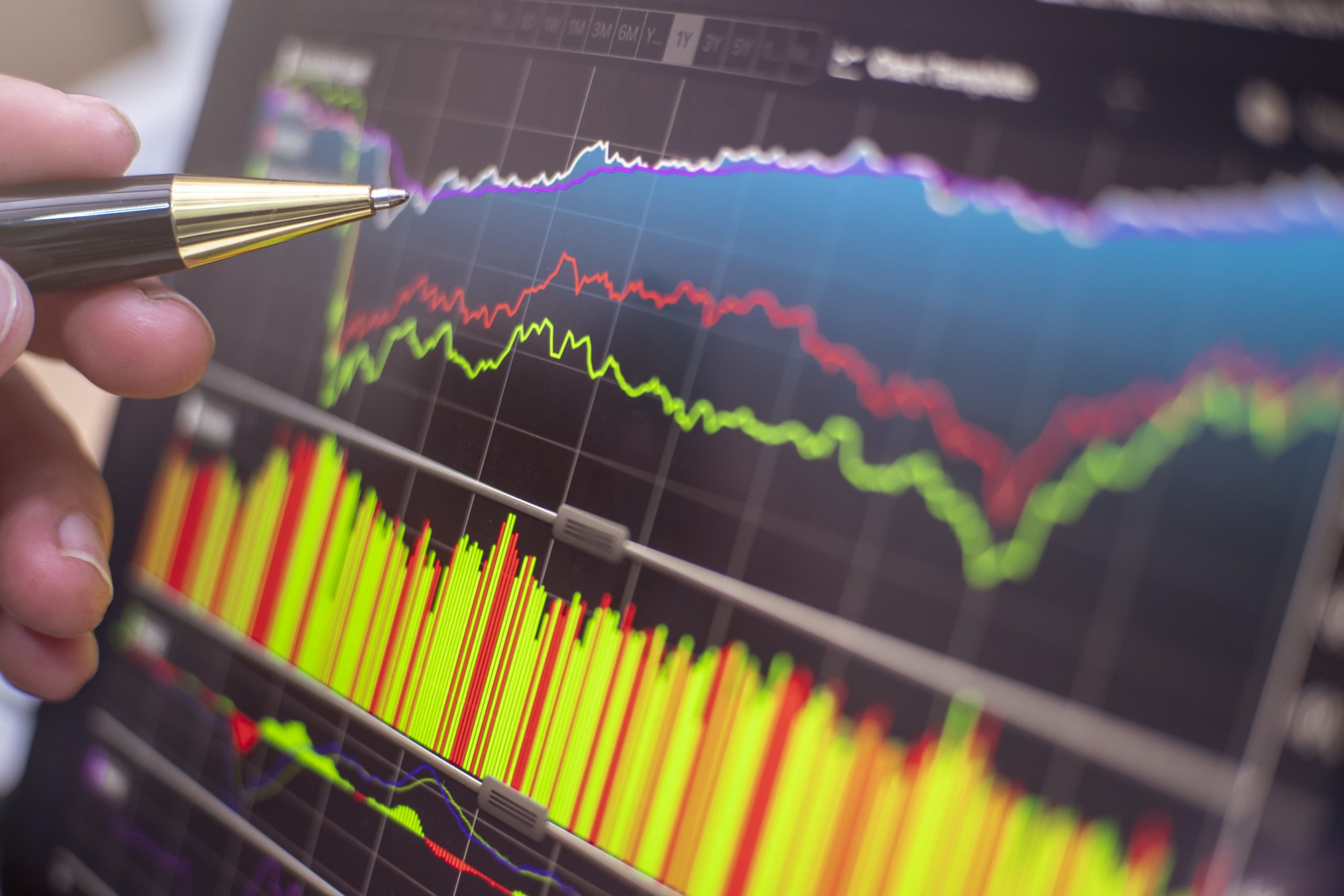 US stocks edge highers strong earnings prompt weekly gains